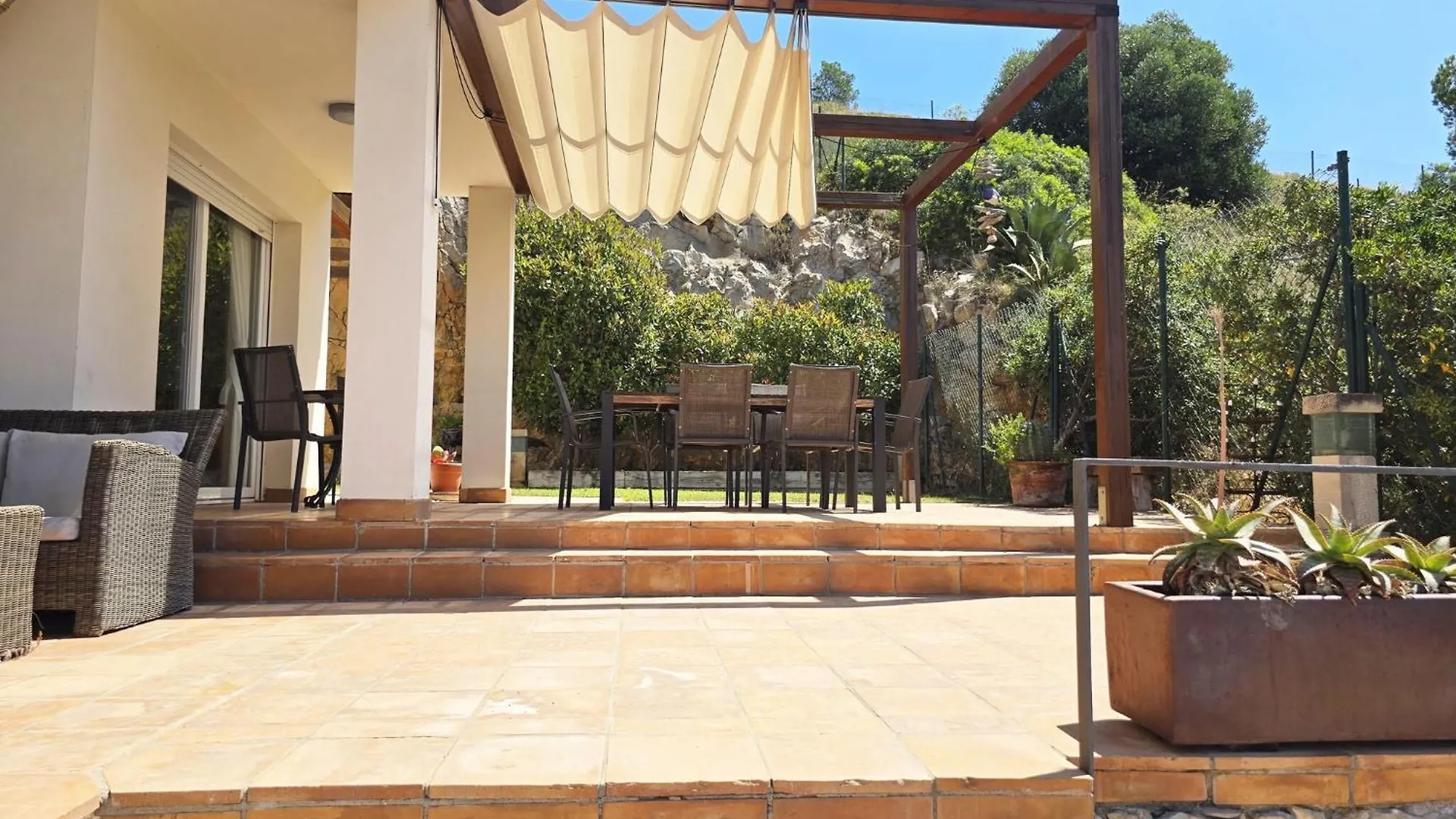 Villa With Views In Costa Brava L' Escala İspanya