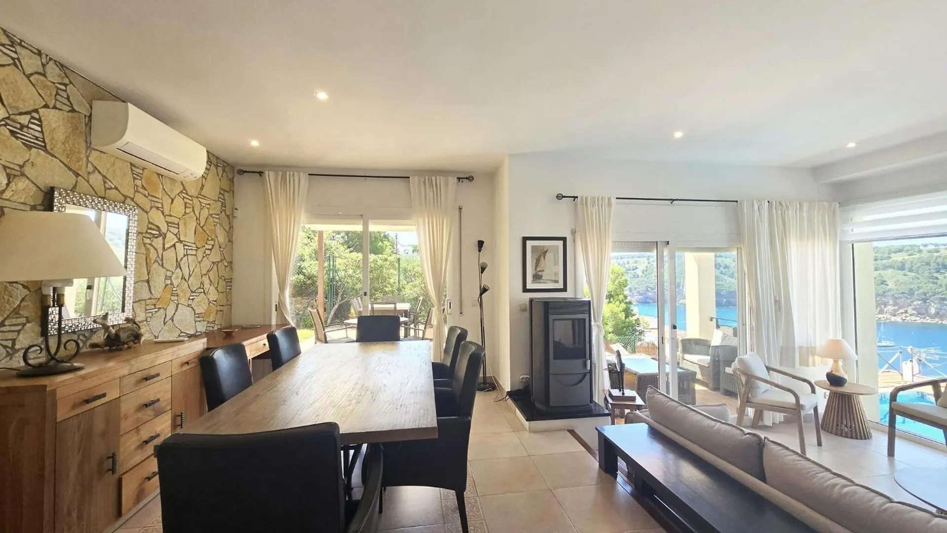 Villa With Views In Costa Brava L' Escala İspanya